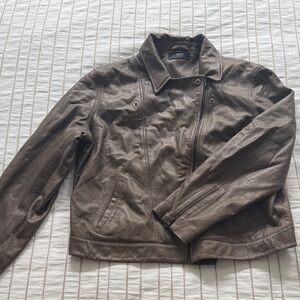 Able brown leather jacket